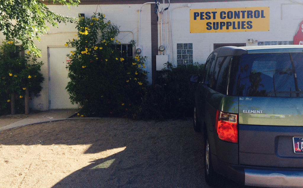 Bug & Weed Mart Digs In For Neighborhood Clean Up | Bug & Weed Mart